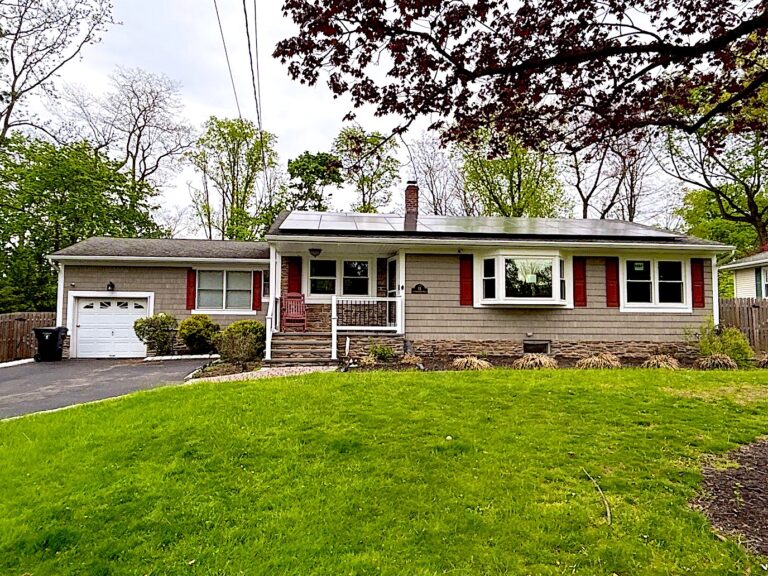 Ranch home with new windows in Middletown, NJ